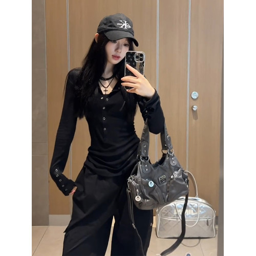 別致黑色V領長袖T恤女秋季2025新款辣妹風修身顯瘦上衣打底衫內搭 別致黑色V領長袖T恤女秋季2025新款辣妹風修身顯瘦上衣打底衫內搭