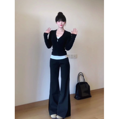 韓系穿搭獨特黑色假兩件長袖T恤女裝秋季內搭V領修身打底衫小上衣 韓系穿搭獨特黑色假兩件長袖T恤女裝秋季內搭V領修身打底衫小上衣