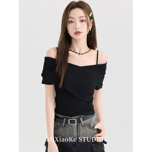 羋小可黑色一字肩短袖t恤女夏季辣妹修身設計感小衆露肩短款上衣