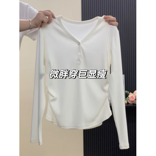 大碼V領長袖灰色t恤女秋季正肩內搭打底衫胖MM遮肚子寬松顯瘦上衣 大碼V領長袖灰色t恤女秋季正肩內搭打底衫胖MM遮肚子寬松顯瘦上衣