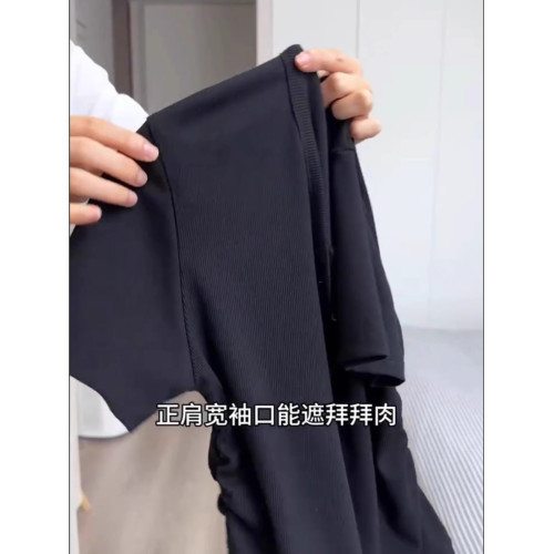 大碼純棉V領黑色短袖T恤女2025年夏季胖mm收腰顯瘦設計感排釦上衣