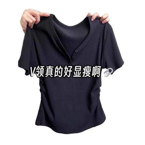 大碼純棉V領黑色短袖T恤女2025年夏季胖mm收腰顯瘦設計感排釦上衣