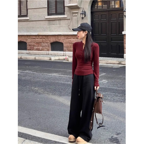 美式辣妹半開領本命紅色顯白T恤女內搭打底衫V領修身顯瘦長袖上衣