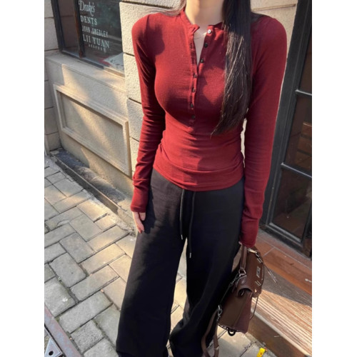 美式辣妹半開領本命紅色顯白T恤女內搭打底衫V領修身顯瘦長袖上衣