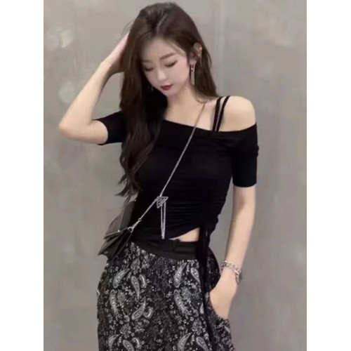 露肩抽繩短袖T恤女夏季2024新款別致辣妹鎖骨一字肩上衣純欲短款