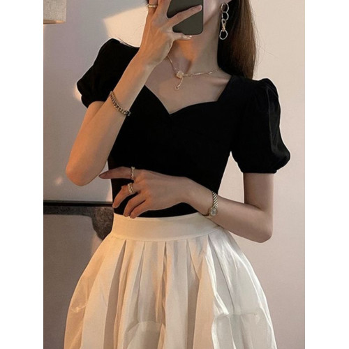 黑色短袖t恤女夏季漏鎖骨法式方領泡泡袖設計感小衆短款別致上衣