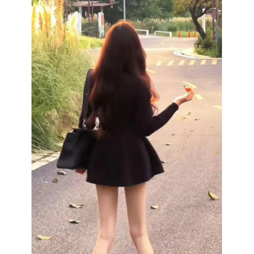 黑色V領長袖針織開衫連衣裙女2025早秋季新款收腰顯瘦花苞短裙子