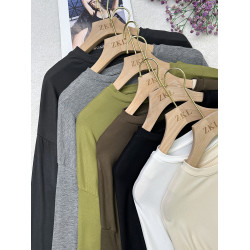 簡約寬松大版彈力圓領長袖體恤淨色早秋長袖日常防曬打底上衣女潮