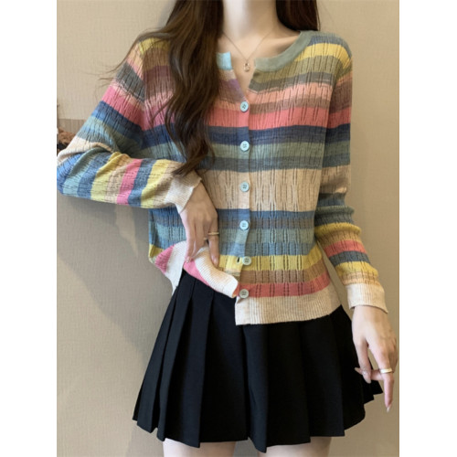 大碼女裝胖MM設計感小衆V領彩虹條紋長袖上衣秋季拼色針織衫T恤女