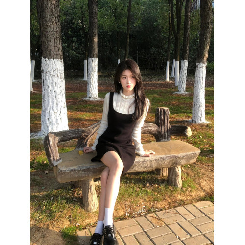 法式赫本風套裝黑色背心連衣裙女秋冬白色內搭毛衣針織上衣兩件套