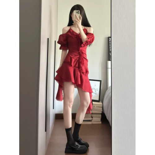 絕美小裙法式氣質高級超好看紅色連衣裙小衆設計不規則裙擺掛脖裙