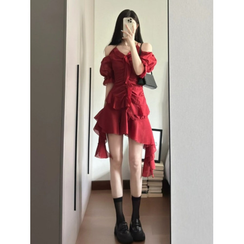 絕美小裙法式氣質高級超好看紅色連衣裙小衆設計不規則裙擺掛脖裙