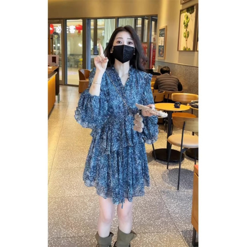 2025春夏新款茶歇法式氣質高級感超好看海邊度假藍色碎花連衣裙子