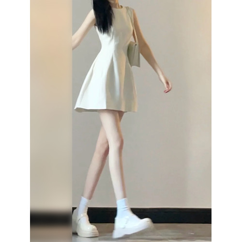 法式白色無袖背心連衣裙子女夏季2025新款小個子收腰氣質a字短裙