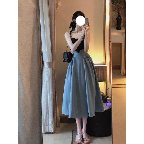 露背吊帶連衣裙夏季法式收腰高級感赫本風別致漂亮溫柔氣質小禮裙 露背吊帶連衣裙夏季法式收腰高級感赫本風別致漂亮溫柔氣質小禮裙