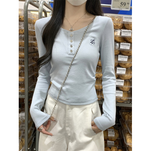 淺藍色miu系溫柔卡腰褶皺上衣2026春秋正肩刺綉紐釦T恤長袖打底衫