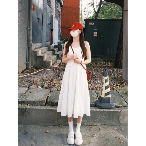 白色吊帶連衣裙女2025夏季新款法式V領溫柔氣質顯瘦初戀蛋糕長裙 白色吊帶連衣裙女2025夏季新款法式V領溫柔氣質顯瘦初戀蛋糕長裙