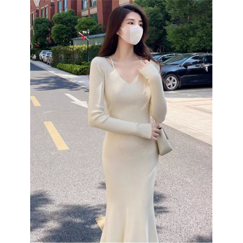 紫色v領針織連衣裙女秋冬法式收腰氣質魚尾長裙修身打底包臀裙子