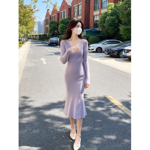 紫色v領針織連衣裙女秋冬法式收腰氣質魚尾長裙修身打底包臀裙子