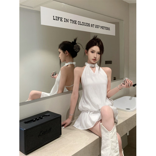 蝴蝶結鏤空美背掛脖連衣裙女夏季性感純欲白色氣質收腰a字短裙子