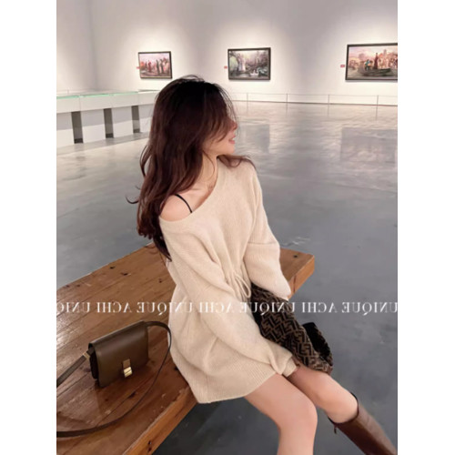 赫本風收腰針織連衣裙女秋冬新款設計感寬松顯瘦打底內搭毛衣短裙