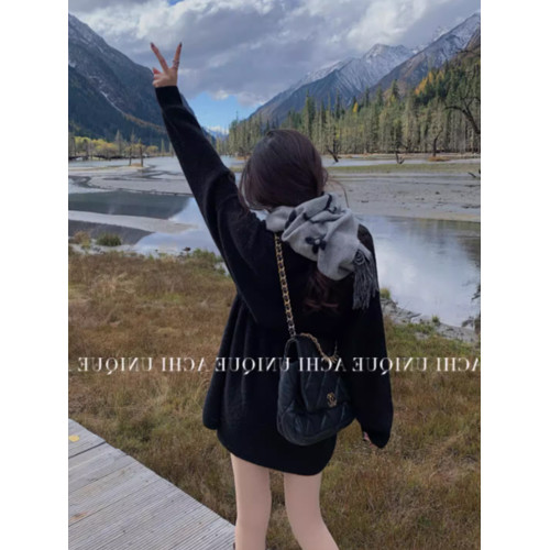 赫本風收腰針織連衣裙女秋冬新款設計感寬松顯瘦打底內搭毛衣短裙