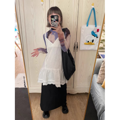 livelivelive''白開水''清淡蕾絲寬幅拼接下擺曡穿打底吊帶連衣裙 livelivelive''白開水''清淡蕾絲寬幅拼接下擺曡穿打底吊帶連衣裙