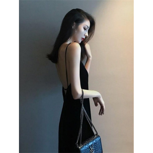 赫本小黑裙黑色高冷禦姐風吊帶連衣裙女夏季法式性感露背開叉長裙