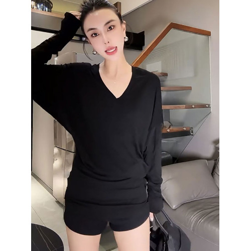 歐貨大碼黑色V領長袖t恤女2025新款百搭薄款內搭松弛感休閒上衣秋 歐貨大碼黑色V領長袖t恤女2025新款百搭薄款內搭松弛感休閒上衣秋