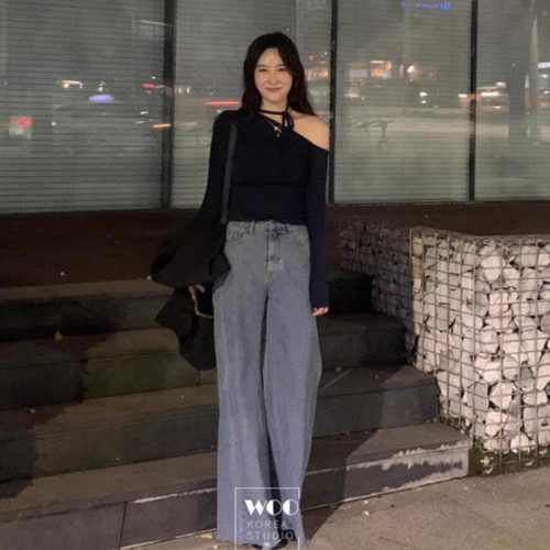 Exclusive type 韓國個性氣質露肩斜領口掛脖系帶設計百搭長袖T桖 Exclusive type 韓國個性氣質露肩斜領口掛脖系帶設計百搭長袖T桖