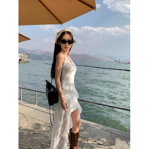 白色蕾絲吊帶連衣裙女夏季設計感不規則荷葉邊裙氣質氛圍感a字裙