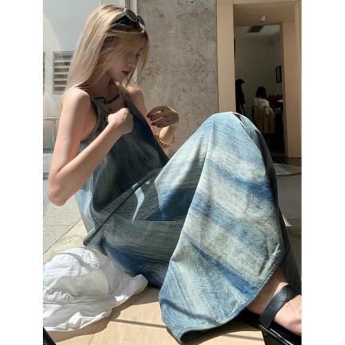 法式復古紥染吊帶連衣裙女夏季寬松慵懶風三亞海邊度假沙灘長裙子