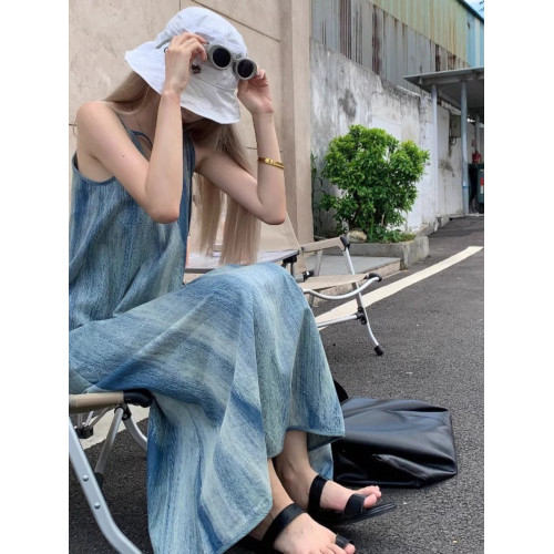 法式復古紥染吊帶連衣裙女夏季寬松慵懶風三亞海邊度假沙灘長裙子