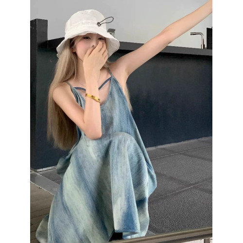 法式復古紥染吊帶連衣裙女夏季寬松慵懶風三亞海邊度假沙灘長裙子