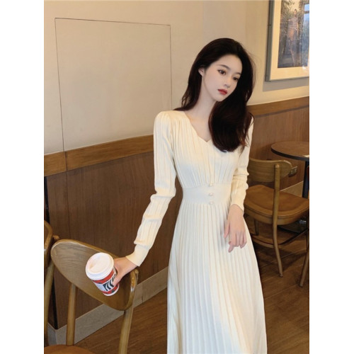 秋冬女2024年新款法式洋氣針織連衣裙長款超火別致A字內搭打底裙 秋冬女2024年新款法式洋氣針織連衣裙長款超火別致A字內搭打底裙