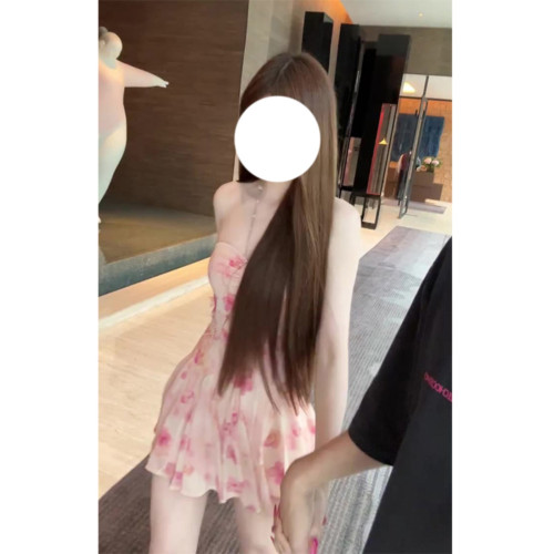 粉色掛脖吊帶連衣裙女夏季修身顯瘦法式溫柔氣質絕美碎花無袖短裙