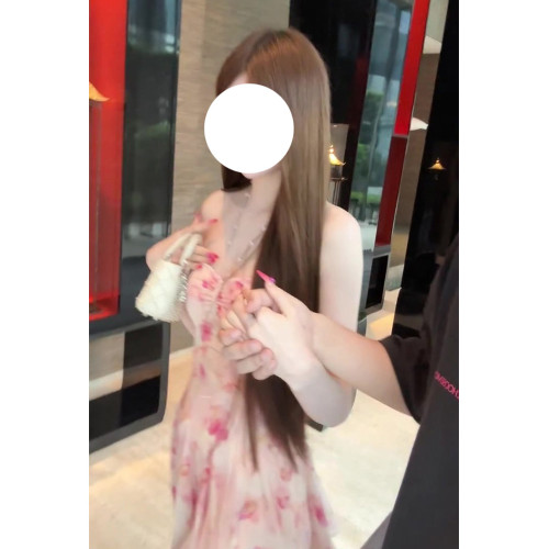 粉色掛脖吊帶連衣裙女夏季修身顯瘦法式溫柔氣質絕美碎花無袖短裙