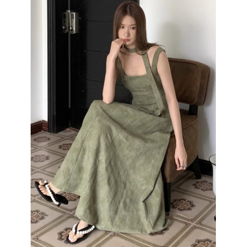 2025夏季穿搭巨好看的法式今年流行獨特漂亮掐腰吊帶掛脖連衣裙女