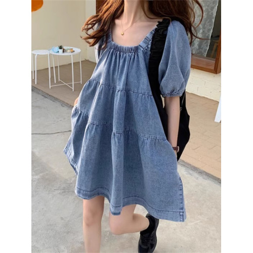 減齡氣質設計感泡泡袖牛仔連衣裙女夏季大碼胖mm收腹顯瘦背帶短裙