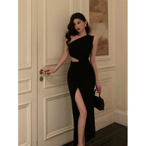 氣質性感露腰斜肩黑色連衣裙赫本小黑裙名媛禦姐高級修身包臀長裙 氣質性感露腰斜肩黑色連衣裙赫本小黑裙名媛禦姐高級修身包臀長裙