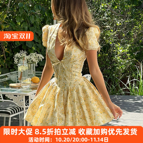 法式甜美碎花泡泡短袖性感V領連衣裙女夏純欲收腰顯瘦辣妹A字短裙