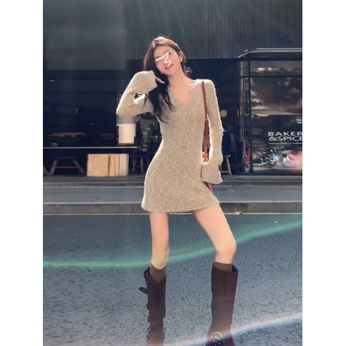 法式高級感打底v領針織連衣裙子女秋冬季2025新款清純掐腰包臀裙 法式高級感打底v領針織連衣裙子女秋冬季2025新款清純掐腰包臀裙