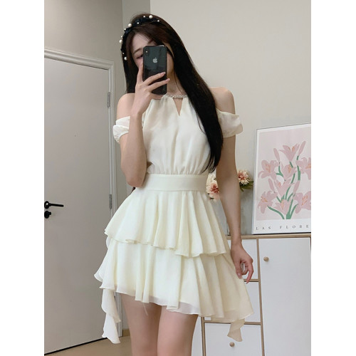 多巴胺韓劇女主穿搭新款大碼茶歇法式氣質公主掛脖吊帶連衣裙女裝