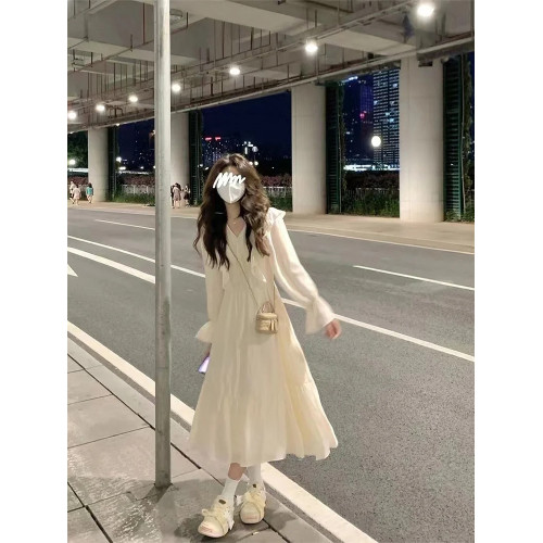 法式氣質長袖連衣裙女2025早秋新款收腰顯瘦溫柔風初戀裙子設計感