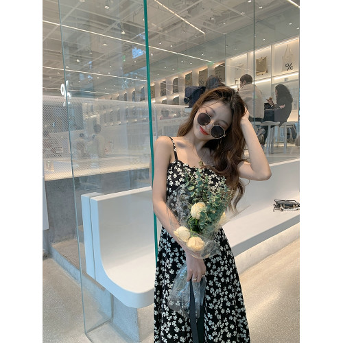 吊帶碎花連衣裙女2025新款春夏法式顯瘦設計感小個子印花打底裙子