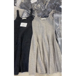 韓系小個子高級感針織吊帶裙女秋季新款超好看的小香風修身連衣裙