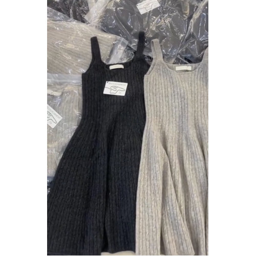 韓系小個子高級感針織吊帶裙女秋季新款超好看的小香風修身連衣裙