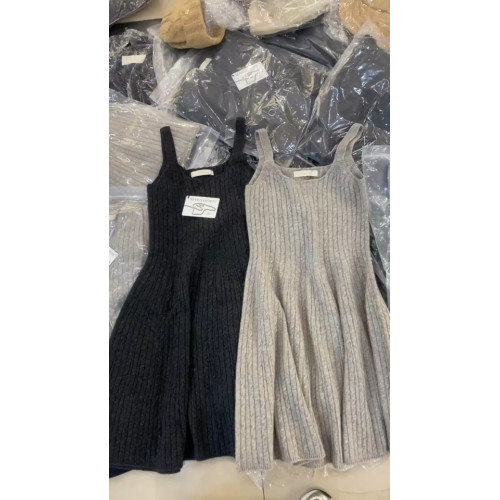 韓系小個子高級感針織吊帶裙女秋季新款超好看的小香風修身連衣裙