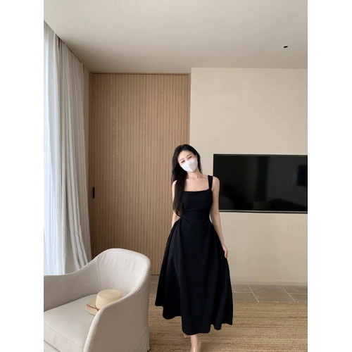 白色法式氣質吊帶連衣裙女秋冬大碼胖mm小衆褶皺收腰顯瘦A字長裙