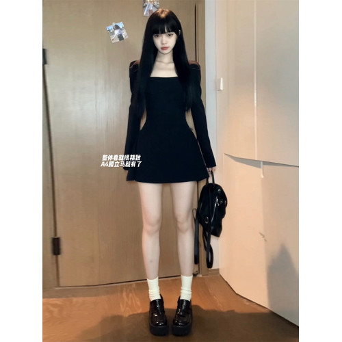 2025新款赫本風黑色連衣裙子女裝顯瘦小個子高級感秋冬季穿搭短裙